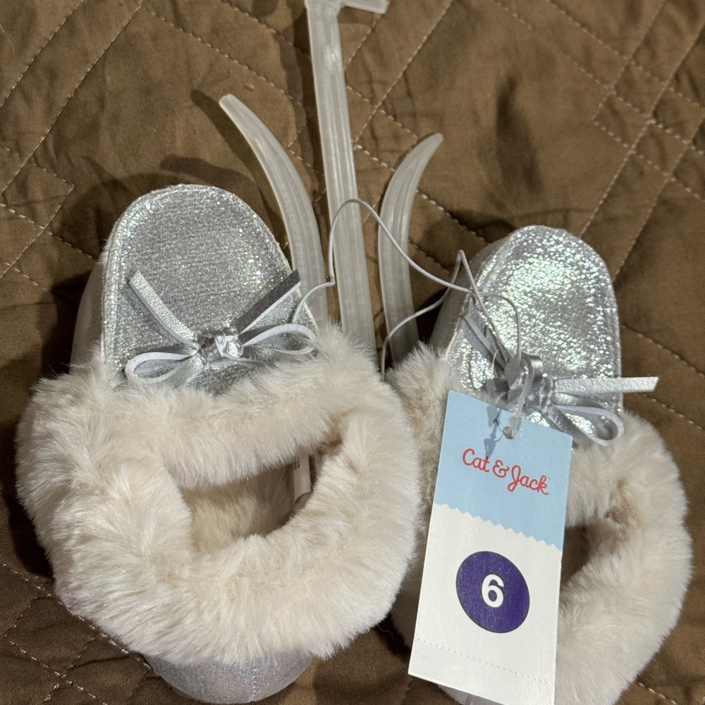 Cat & Jack Glittery Silver Baby Shoes with White Fur
